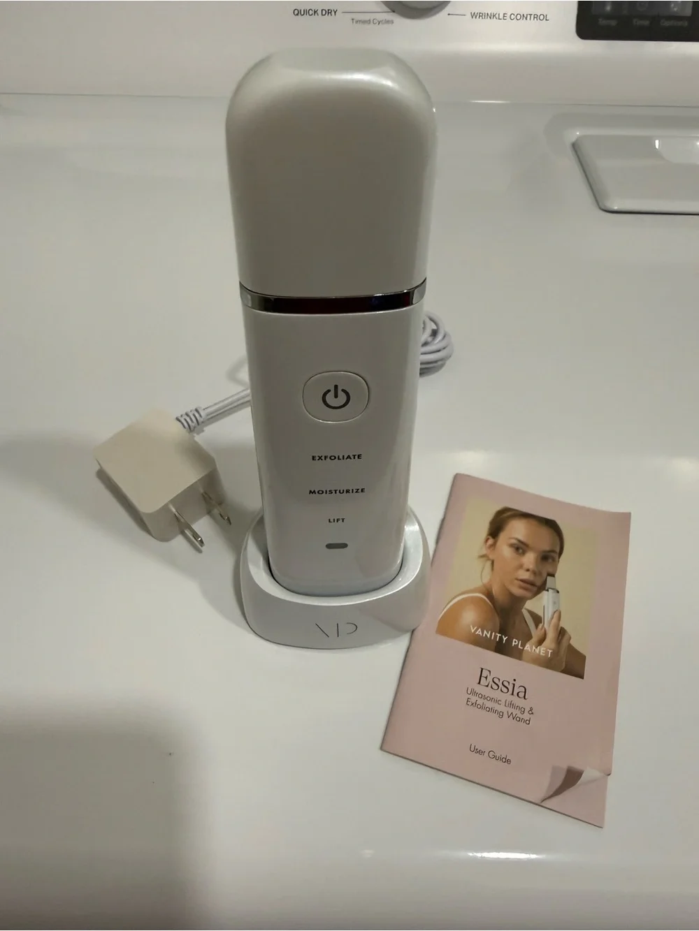 Vanity Planet Essia Ultrasonic Lifting & Exfoliating Wand - White